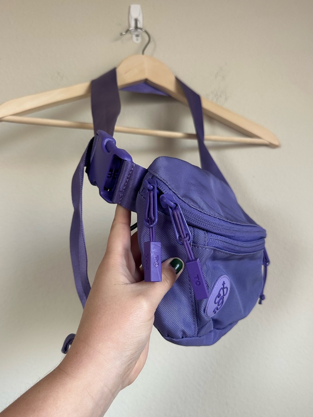 Baboon To The Moon 3L Fanny Pack Everywhere Bag Purple Crossbody Zip Pockets - Picture 4 of 16